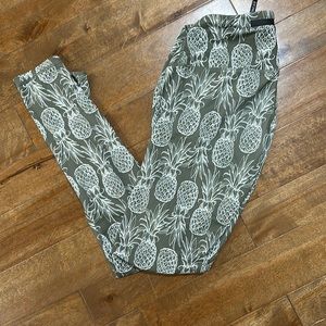 Love fitness pineapple leggings